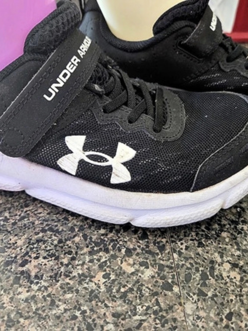 Under Armour Girls US 1.5 Black & White Sneakers